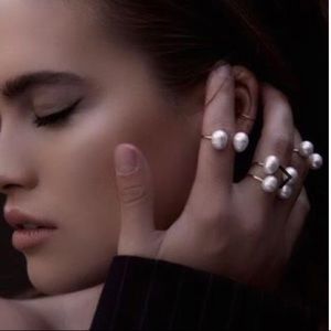 Erth Jewelry pearl ring
